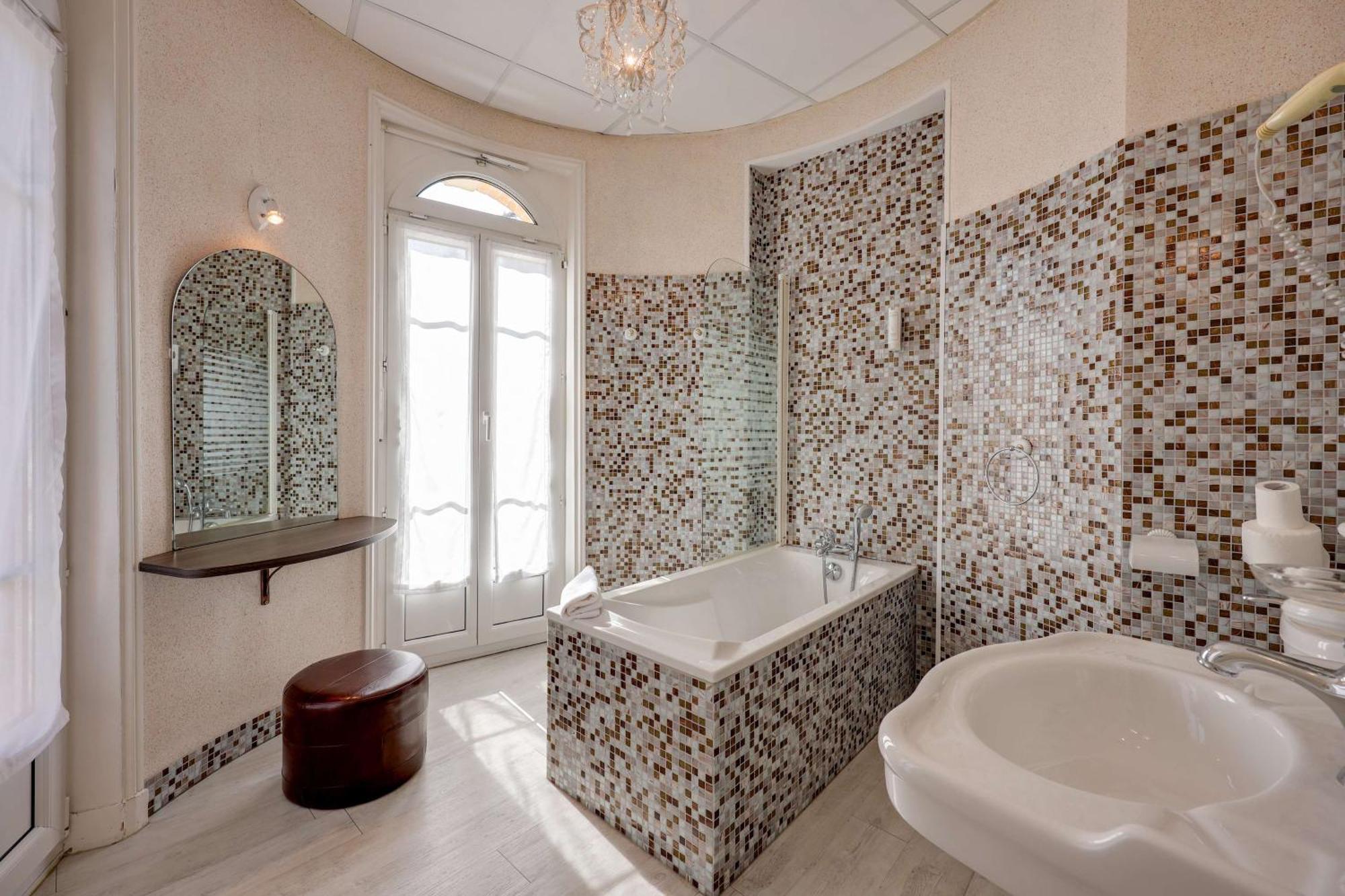 Brit Hotel & Spa Le Roc Au Chien Bagnoles de l'Orne Normandie Dış mekan fotoğraf