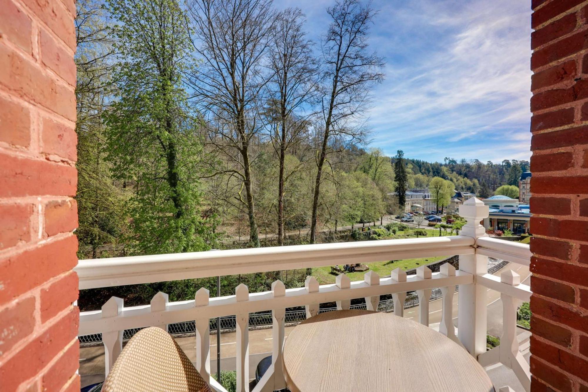 Brit Hotel & Spa Le Roc Au Chien Bagnoles de l'Orne Normandie Dış mekan fotoğraf