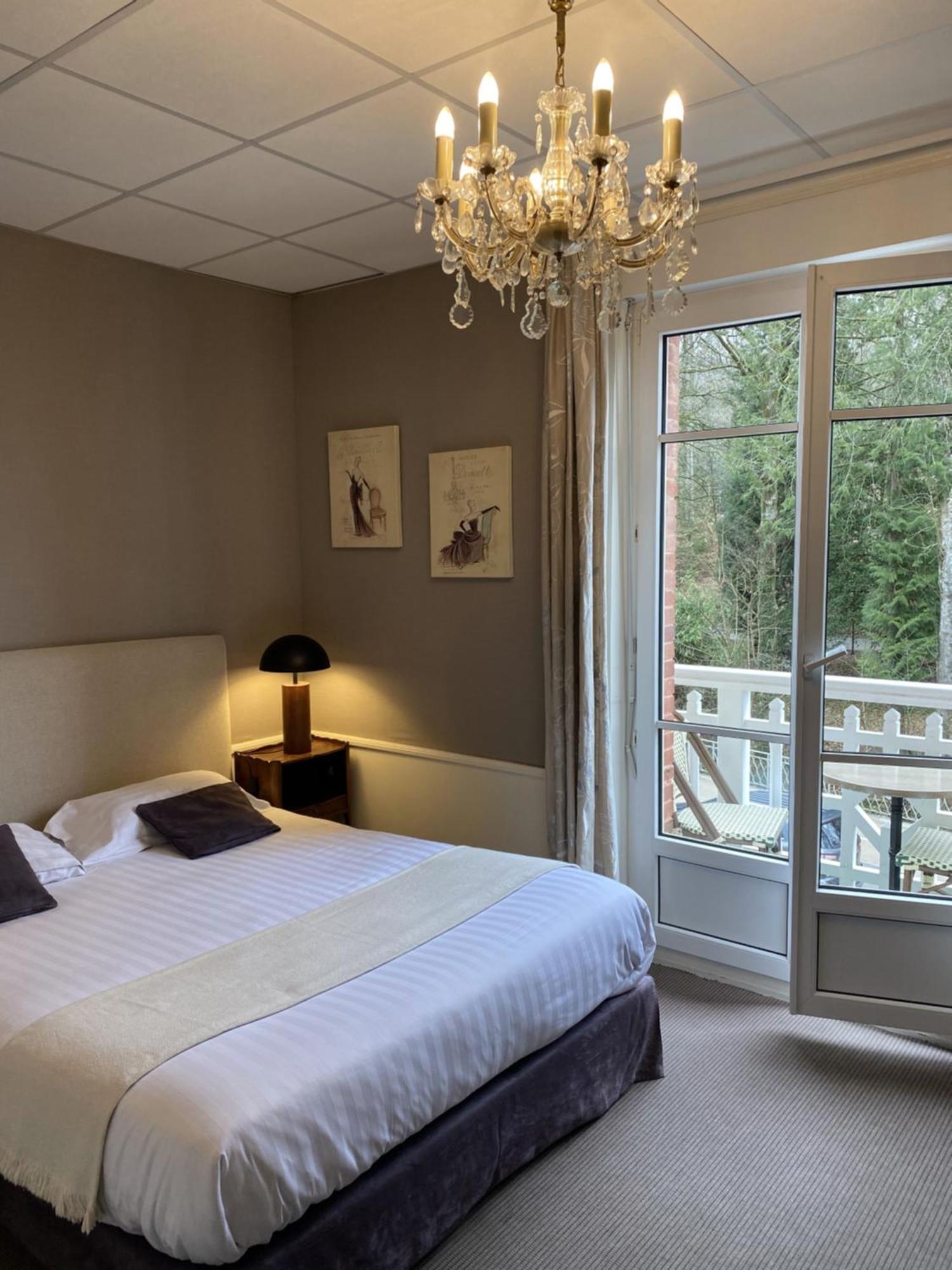 Brit Hotel & Spa Le Roc Au Chien Bagnoles de l'Orne Normandie Dış mekan fotoğraf